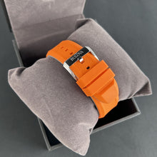 Load image into Gallery viewer, Bulova Marine Star 98A226
